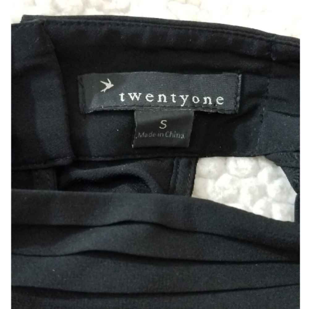 Forever21 Black Sleeveless Top - Picture 5 of 5